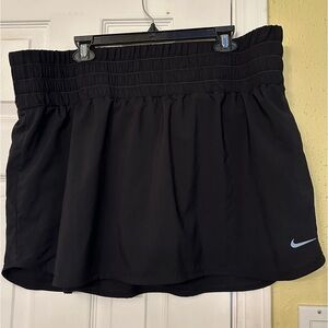 Nike Women's One Dri-FIT Ultra High-Waisted Skort